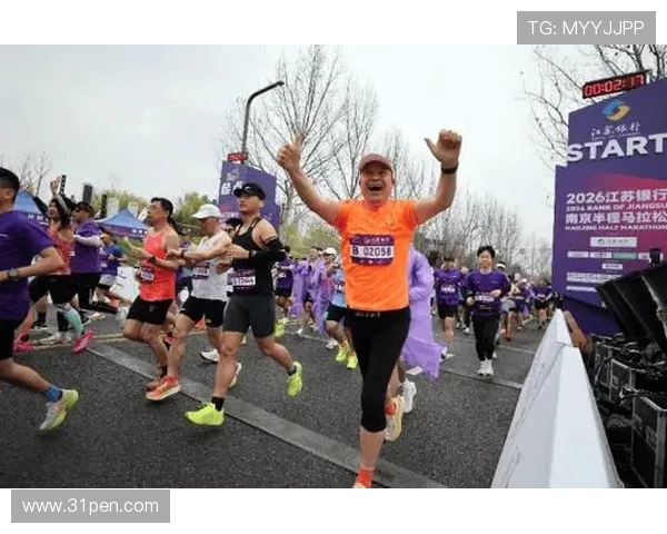 南京街舞队在马拉松大满贯中的灵活性表现引发热议与赞赏
